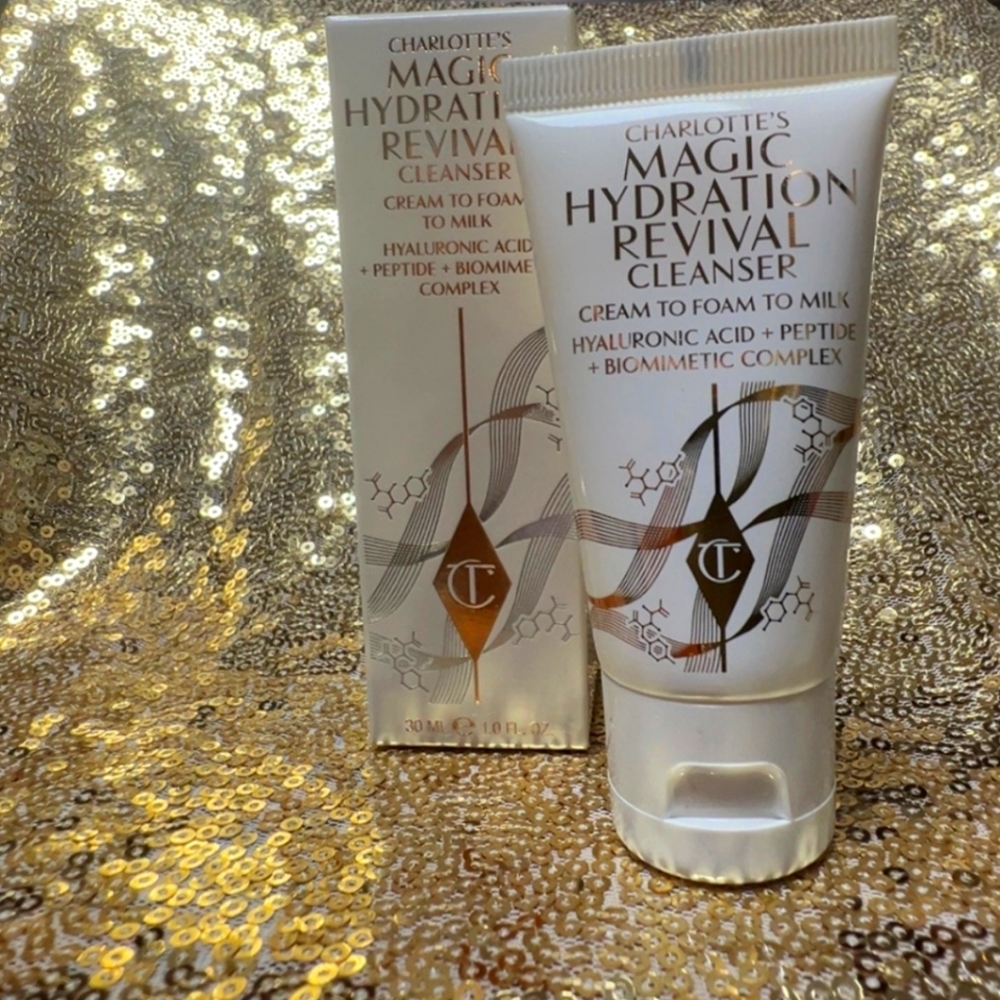Charlotte Tilbury Magic Hydration Revival Cleanser 30 ml